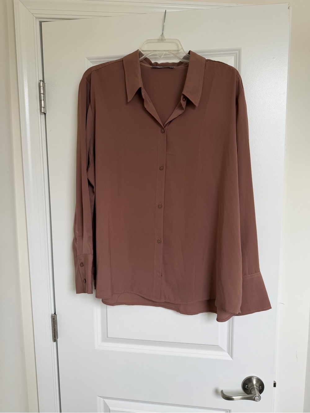 Women’s Brown Long-Sleeve Button-Front Shirt